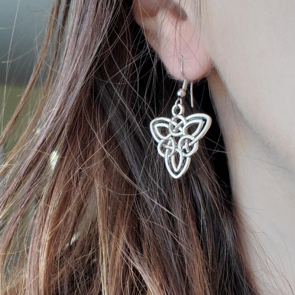 New Silver Celtic Knot Triangle Hanging Earrings - Picture 2 of 4
